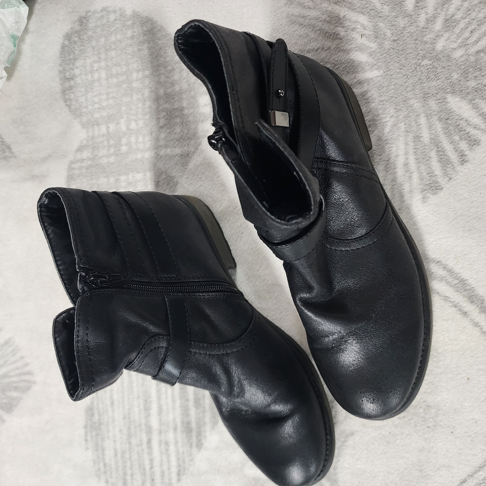 BareTraps Saint Women's Black Ankle Boots – Size‎ 8